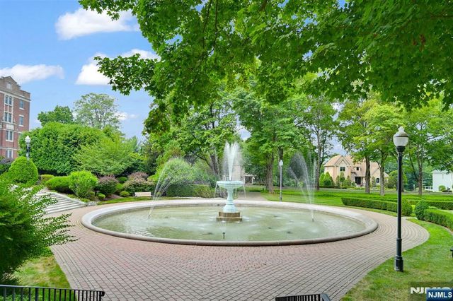 2301 Rio Vista Drive, Mahwah, NJ 07430