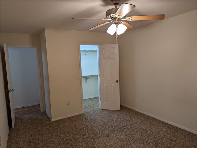 2082 E Farr Lane, Fayetteville, AR 72703