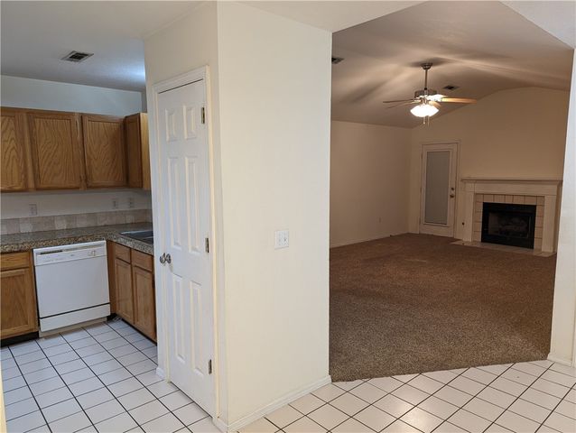 2082 E Farr Lane, Fayetteville, AR 72703