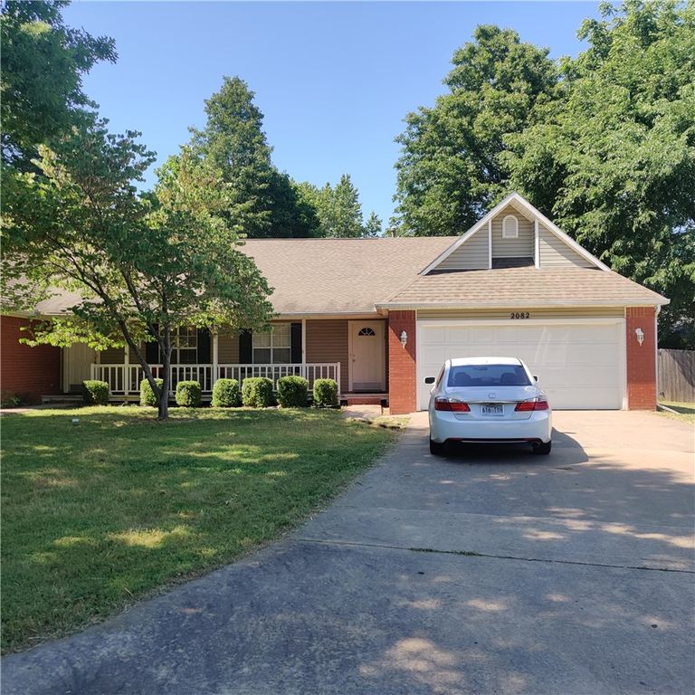 2082 E Farr Lane, Fayetteville, AR 72703