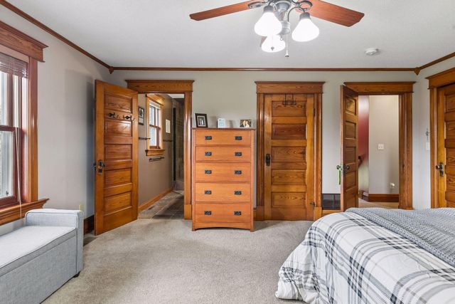 978 Lake Elmo Avenue N, Lake Elmo, MN 55042