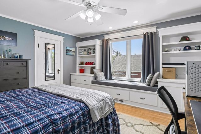 978 Lake Elmo Avenue N, Lake Elmo, MN 55042