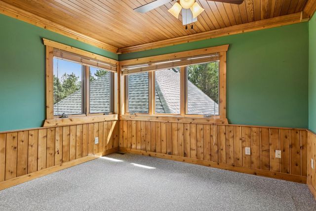 978 Lake Elmo Avenue N, Lake Elmo, MN 55042