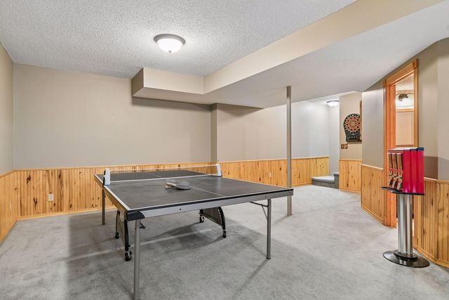 978 Lake Elmo Avenue N, Lake Elmo, MN 55042