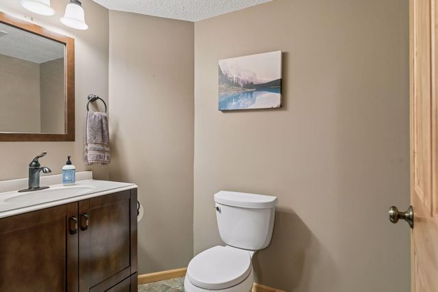978 Lake Elmo Avenue N, Lake Elmo, MN 55042