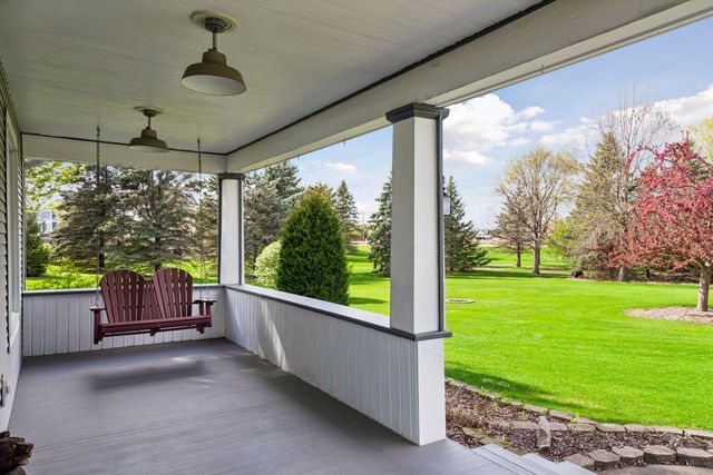 978 Lake Elmo Avenue N, Lake Elmo, MN 55042