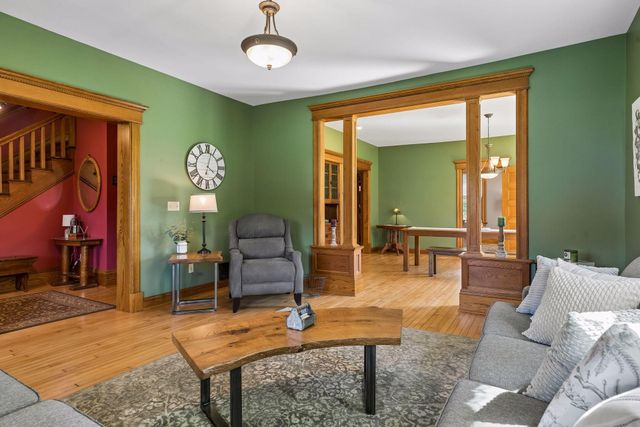 978 Lake Elmo Avenue N, Lake Elmo, MN 55042