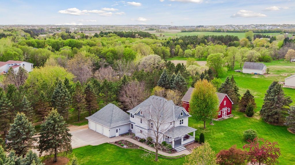 978 Lake Elmo Avenue N, Lake Elmo, MN 55042