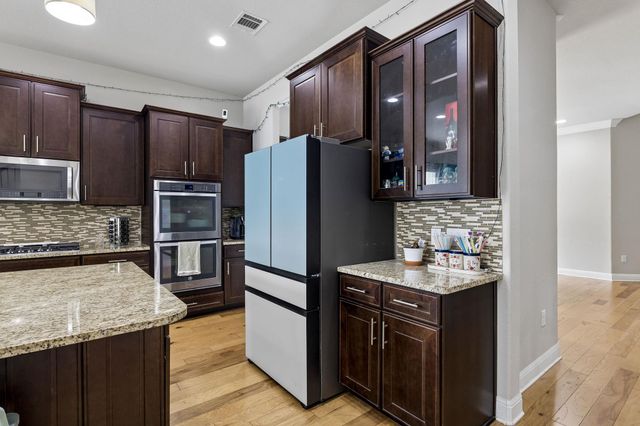 106 Groesbeck LN, Leander, TX 78641