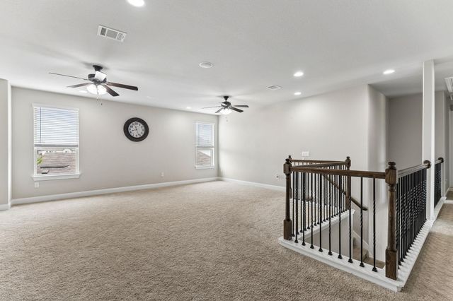106 Groesbeck LN, Leander, TX 78641