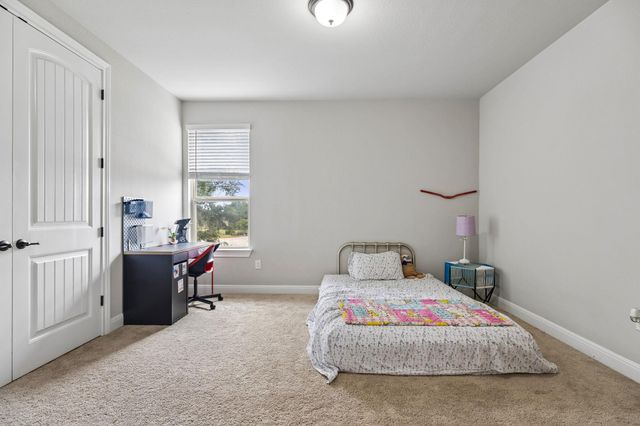 106 Groesbeck LN, Leander, TX 78641