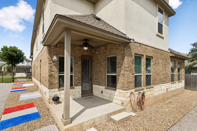 106 Groesbeck LN, Leander, TX 78641