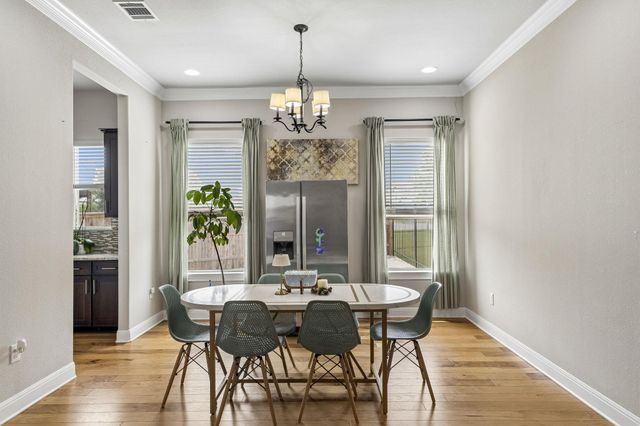 106 Groesbeck LN, Leander, TX 78641