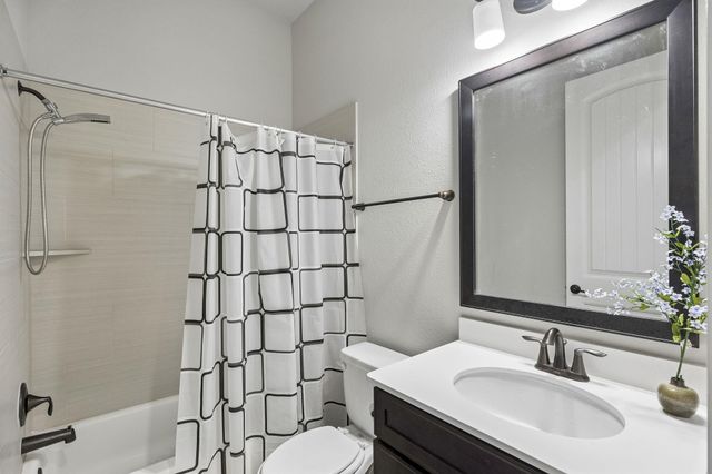 106 Groesbeck LN, Leander, TX 78641