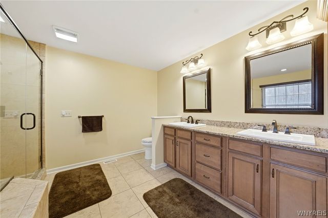 35 Worthington Lane, Lancaster, NY 14086