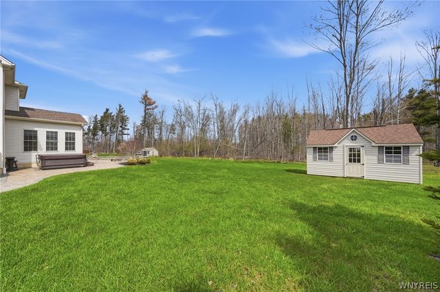 35 Worthington Lane, Lancaster, NY 14086