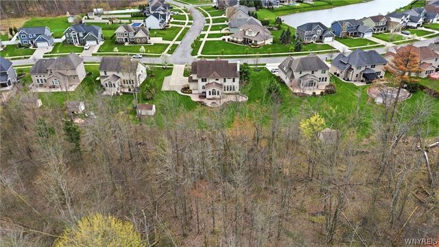 35 Worthington Lane, Lancaster, NY 14086