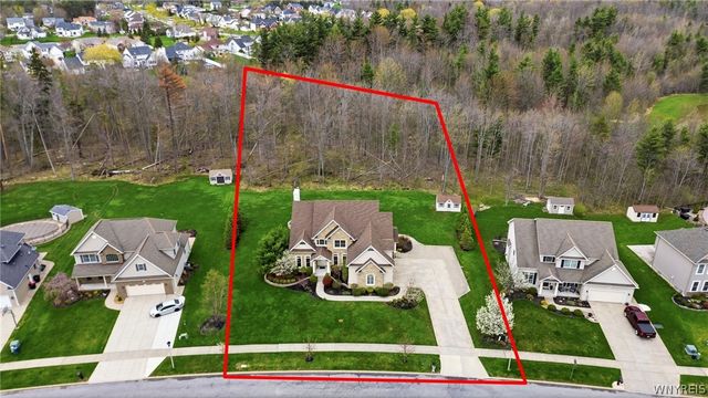35 Worthington Lane, Lancaster, NY 14086
