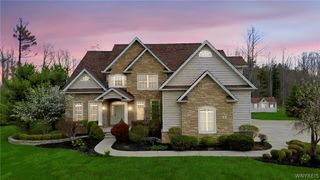 35 Worthington Lane, Lancaster, NY 14086