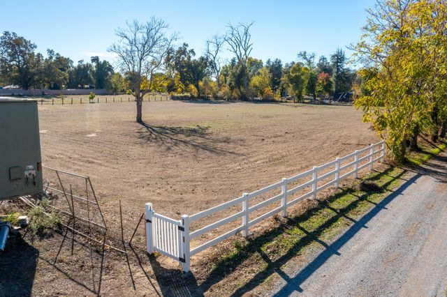 3476 Shasta Drive, Anderson, CA 96007