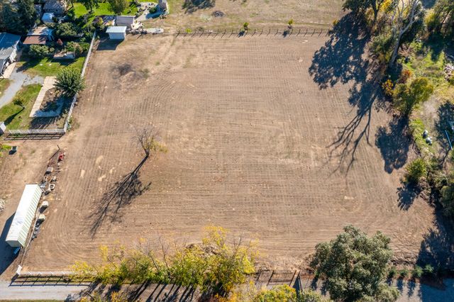 3476 Shasta Drive, Anderson, CA 96007