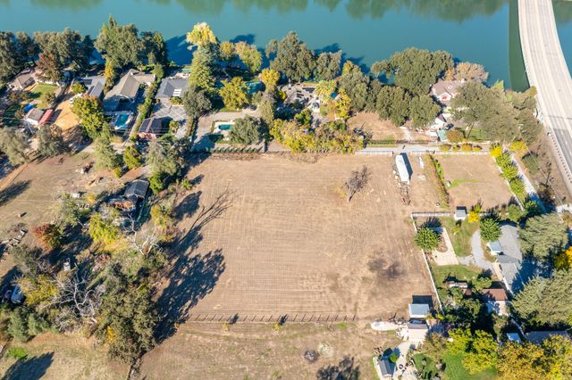 3476 Shasta Drive, Anderson, CA 96007