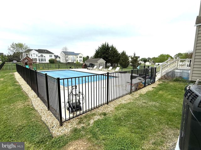 74 HEMPSTEAD DR, Newark, DE 19702