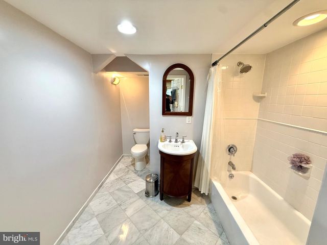 74 HEMPSTEAD DR, Newark, DE 19702