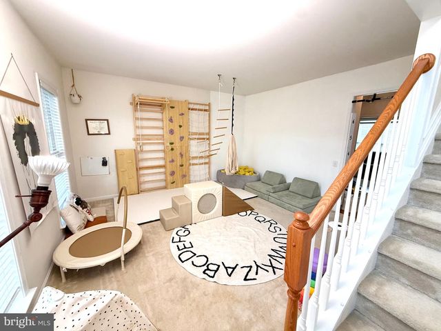 74 HEMPSTEAD DR, Newark, DE 19702