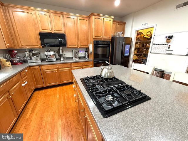 74 HEMPSTEAD DR, Newark, DE 19702