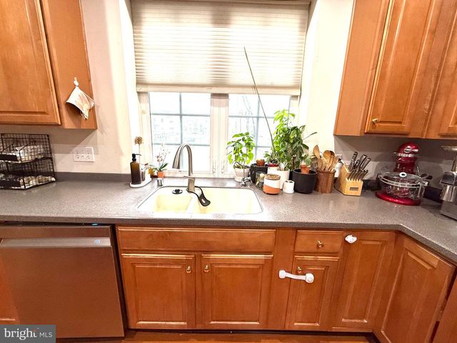 74 HEMPSTEAD DR, Newark, DE 19702