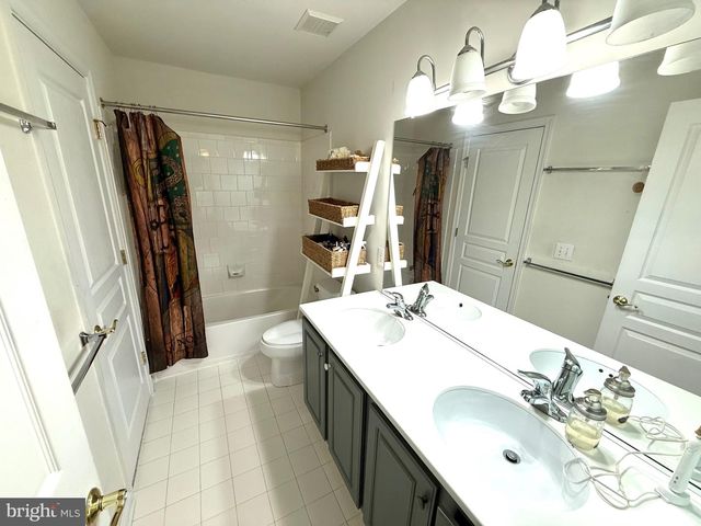 74 HEMPSTEAD DR, Newark, DE 19702