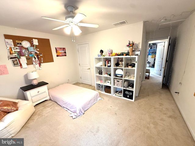 74 HEMPSTEAD DR, Newark, DE 19702