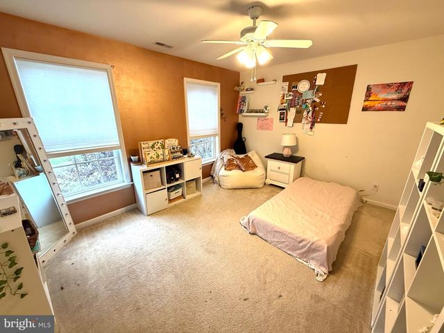 74 HEMPSTEAD DR, Newark, DE 19702