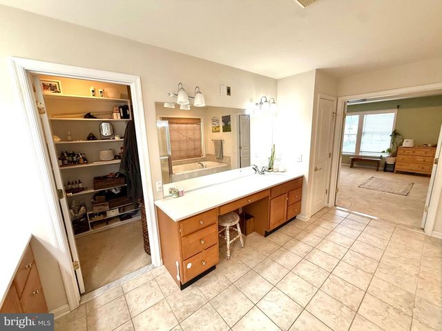 74 HEMPSTEAD DR, Newark, DE 19702