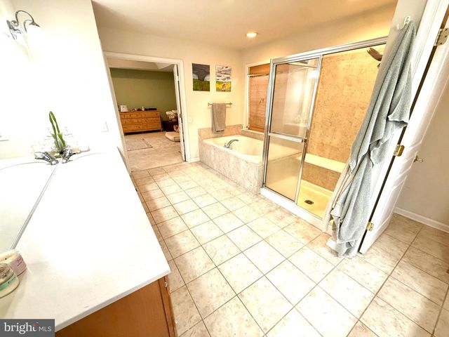 74 HEMPSTEAD DR, Newark, DE 19702