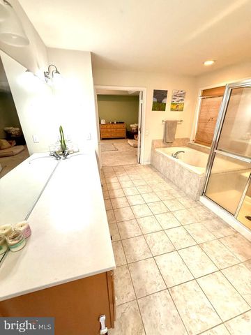74 HEMPSTEAD DR, Newark, DE 19702