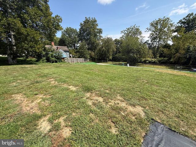 19 WATER ST, Newark, DE 19702
