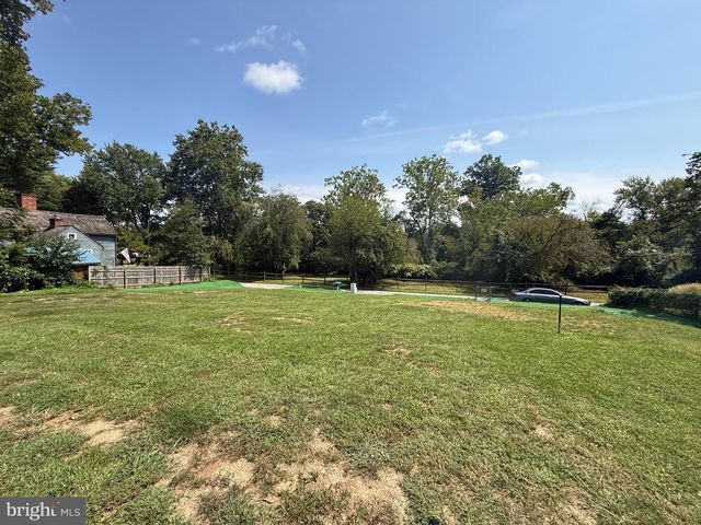 19 WATER ST, Newark, DE 19702