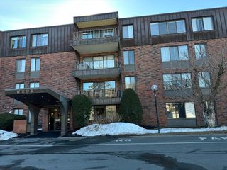 1004 Paradise Rd 1K, Swampscott, MA 01907