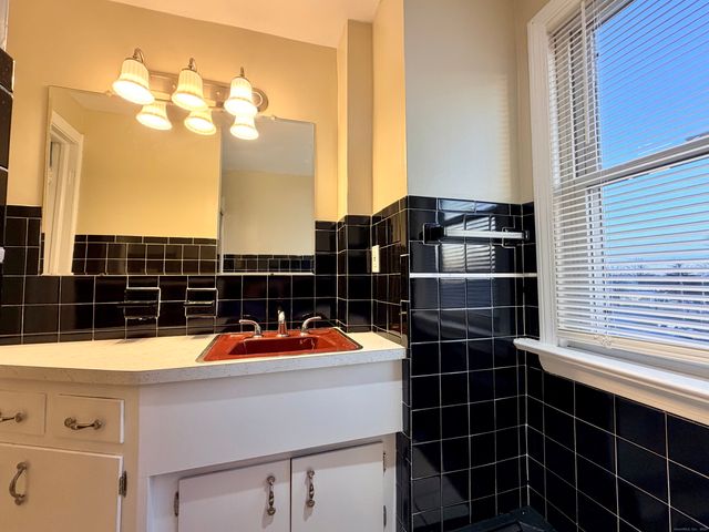 12 Clark Lane A, Waterford, CT 06385