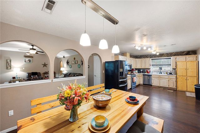 58 Meadowrue Road, Russellville, AR 72802