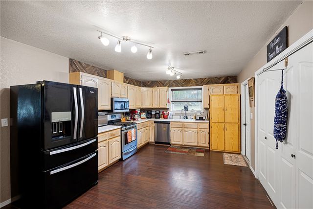 58 Meadowrue Road, Russellville, AR 72802