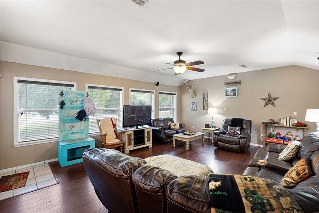 58 Meadowrue Road, Russellville, AR 72802