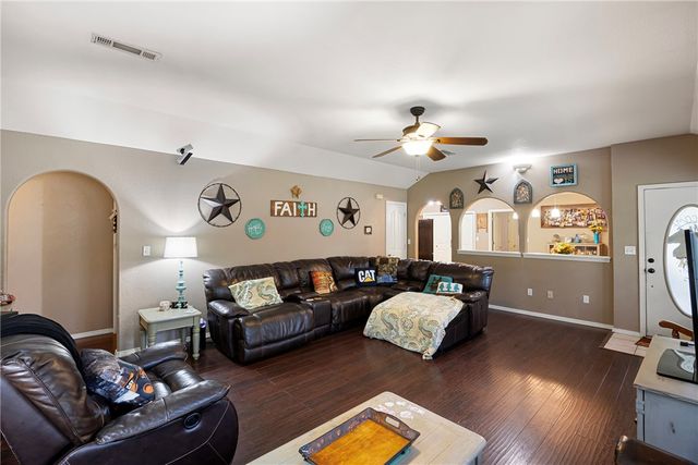 58 Meadowrue Road, Russellville, AR 72802