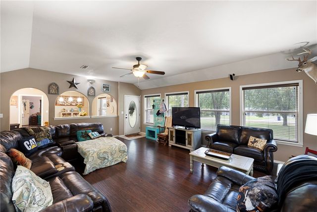 58 Meadowrue Road, Russellville, AR 72802