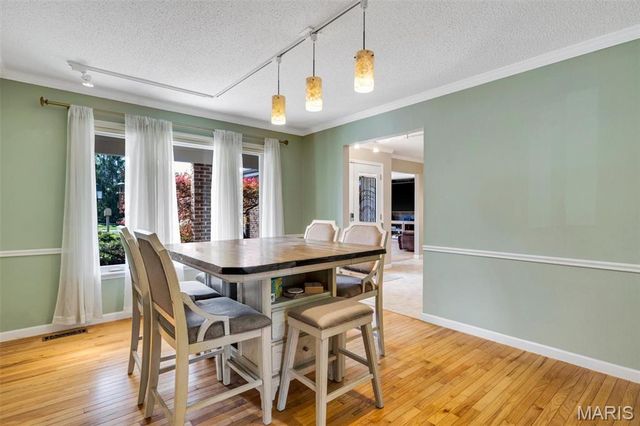 1869 Walnutway Drive, St Louis, MO 63146