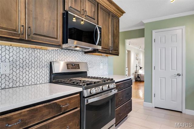 1869 Walnutway Drive, St Louis, MO 63146