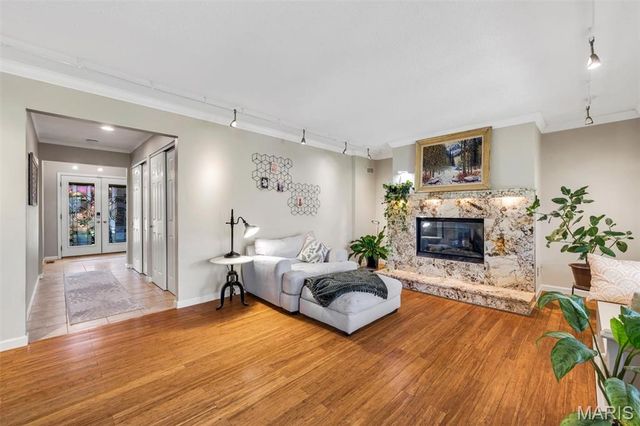 1869 Walnutway Drive, St Louis, MO 63146