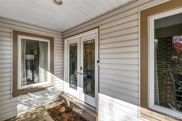 1869 Walnutway Drive, St Louis, MO 63146